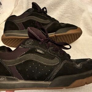 Men's VANS Rowley XLT size 9.5